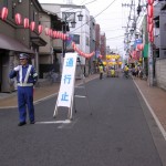 今度は商店街、学生などで仕切る「ふじみどりまつり」が。普段はこんな感じの商店街だが。。。